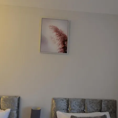 Cozy! 2-bedroom Exclusive Near City Centre Easton Speedwell Sleeps Upto 6