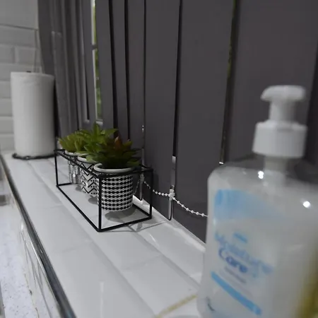 Apartamento Cozy! 2-bedroom Exclusive Near City Centre Easton Speedwell Sleeps Upto 6 *