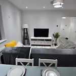 Cozy! 2-bedroom Exclusive Near City Centre Easton Speedwell Sleeps Upto 6 * Бристоль