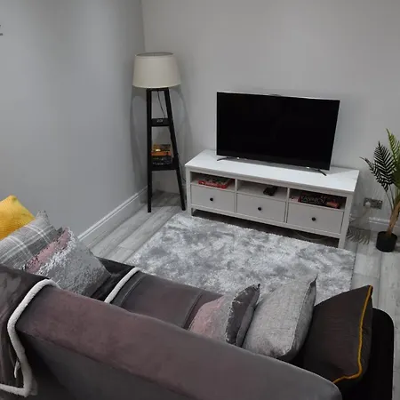 Апартаменты Cozy! 2-bedroom Exclusive Near City Centre Easton Speedwell Sleeps Upto 6 *