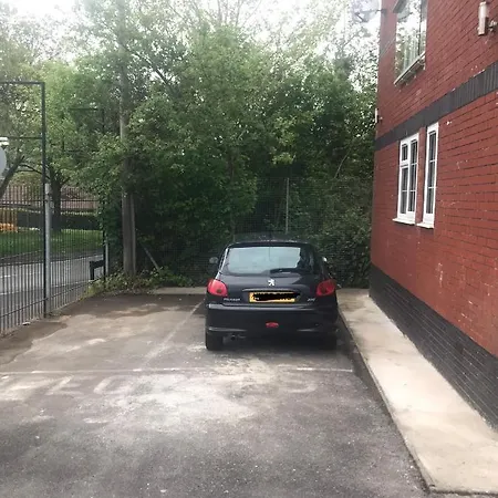 Cozy! 2-bedroom Exclusive Near City Centre Easton Speedwell Sleeps Upto 6 Apartment *