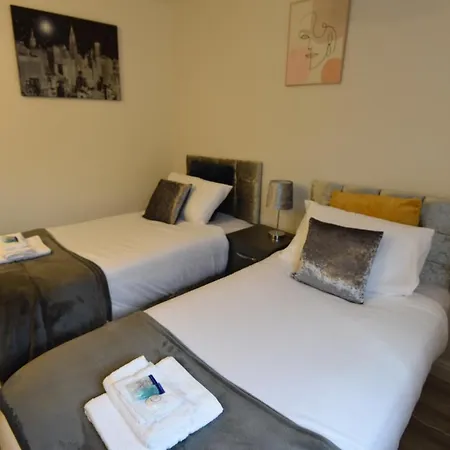 Cozy! 2-bedroom Exclusive Near City Centre Easton Speedwell Sleeps Upto 6 Apartment