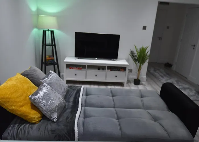 Cozy! 2-bedroom Exclusive Near City Centre Easton Speedwell Sleeps Upto 6 公寓