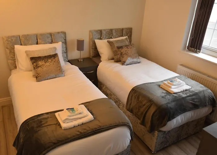 Cozy! 2-bedroom Exclusive Near City Centre Easton Speedwell Sleeps Upto 6 *