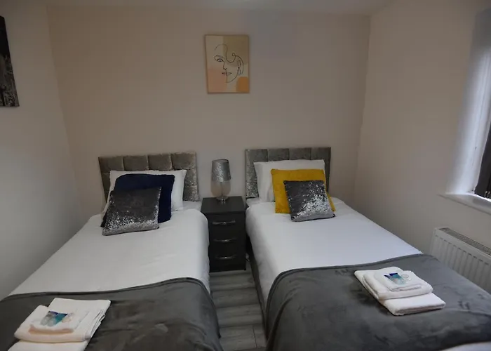 Cozy! 2-bedroom Exclusive Near City Centre Easton Speedwell Sleeps Upto 6 公寓 *