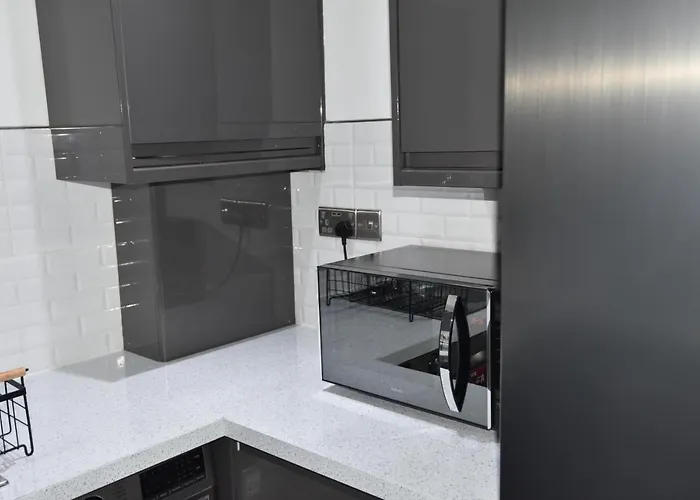 Cozy! 2-bedroom Exclusive Near City Centre Easton Speedwell Sleeps Upto 6 公寓 *